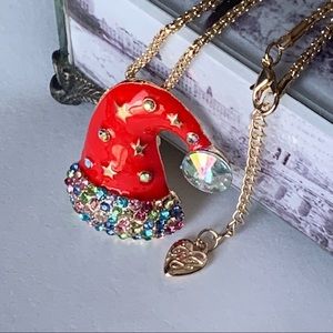 🎅🏻🆕 Betsey Johnson Style - Christmas Hat Necklace